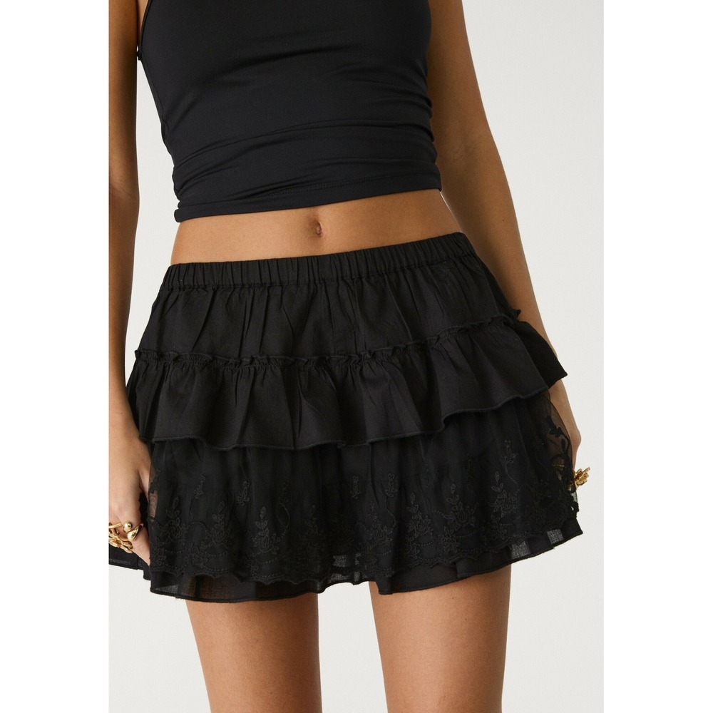 Stradivarius Str Teen Black Ruffle Mini Skirt Floral tiered Skort XS Women boho